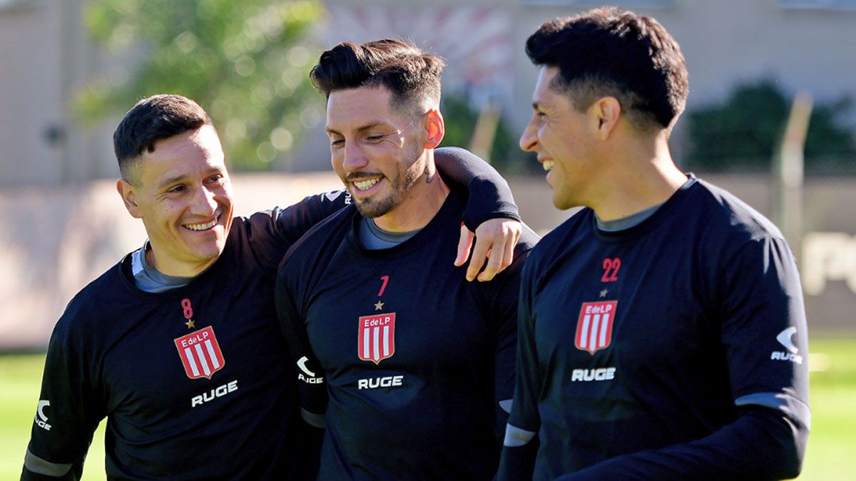 Zuqui y Enzo Pérez con el Principito Sosa.