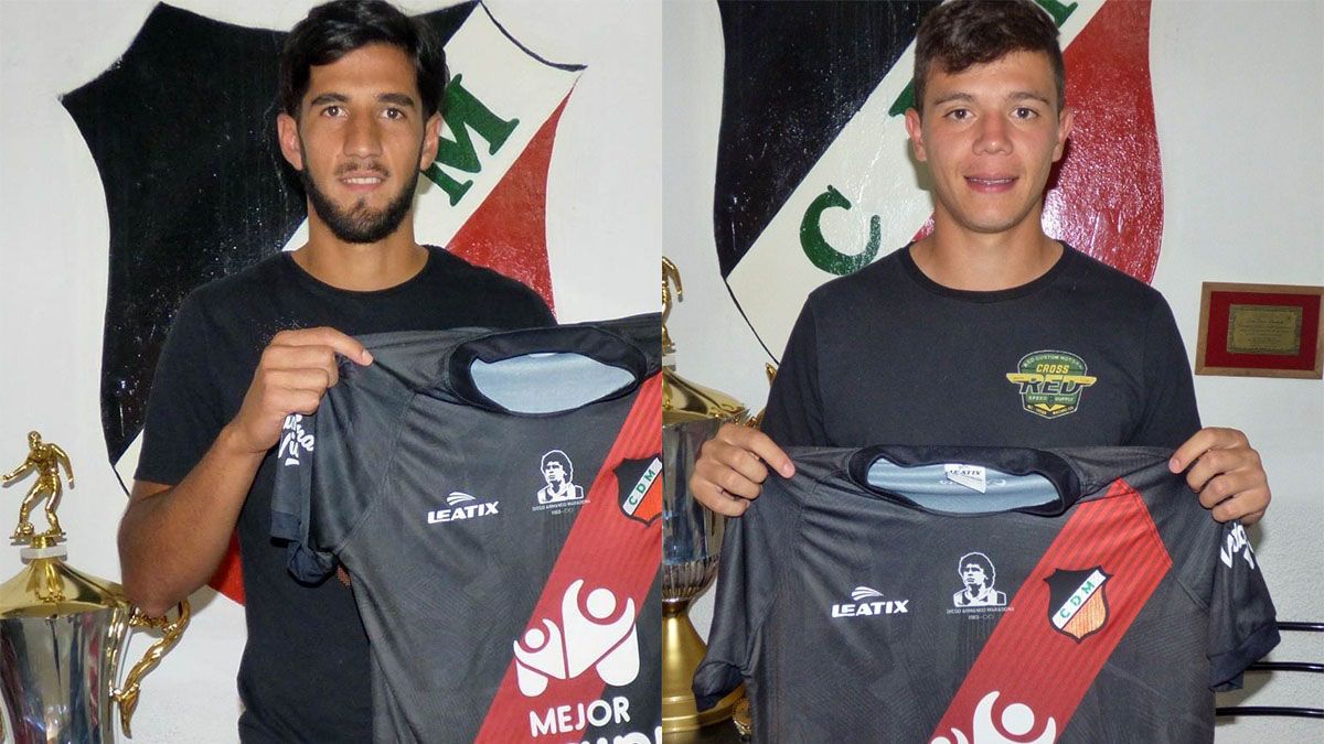 Lucas López y Jesús Sandoval posaron con la camiseta del Deportivo Maipú.