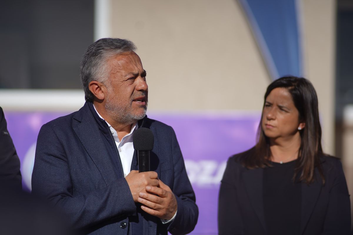 El gobernador Alfredo Cornejo destacó el esfuerzo que hacen las familias para acceder a una vivienda propia. El gobernador Alfredo Cornejo destacó el esfuerzo que hacen las familias para acceder a una vivienda propia.