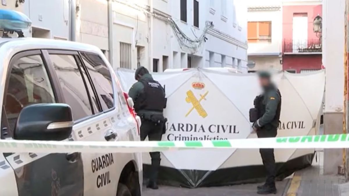 Un menor de 13 años fue asesinado a puñaladas por el padre de un compañero de su hijo en un macabro episodio por rencor.