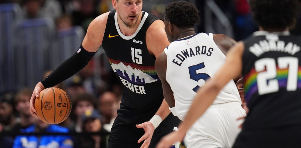 Nikola Jokic estuvo imparable para los Wolves en su visita a Denver.