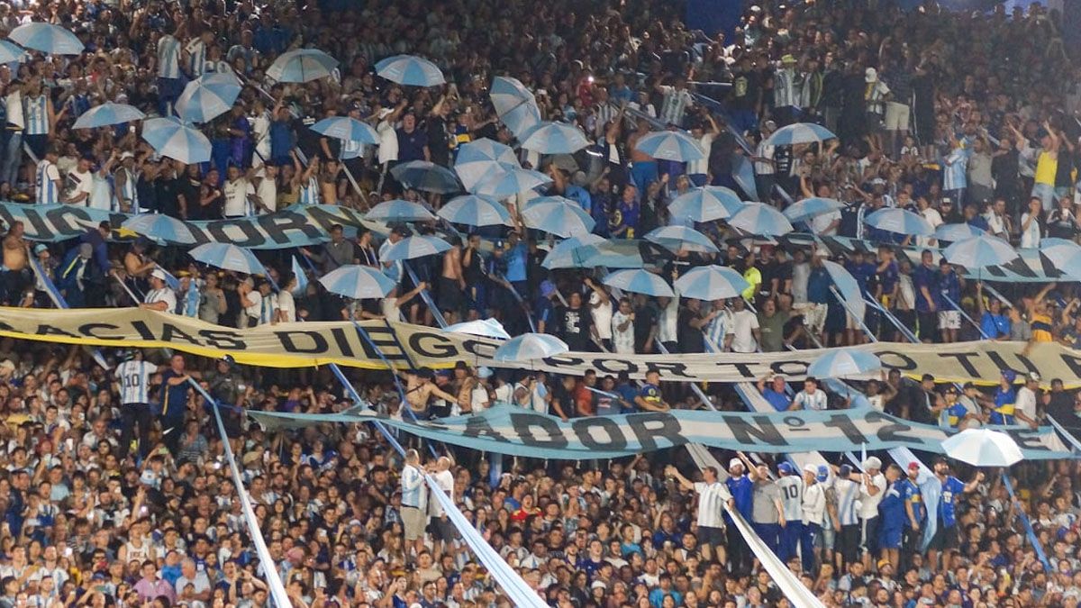 La 12 dijo presente para alentar a la Selección argentina (UNO/Nicolás Ríos) La 12 dijo presente para alentar a la Selección argentina (UNO/Nicolás Ríos)
