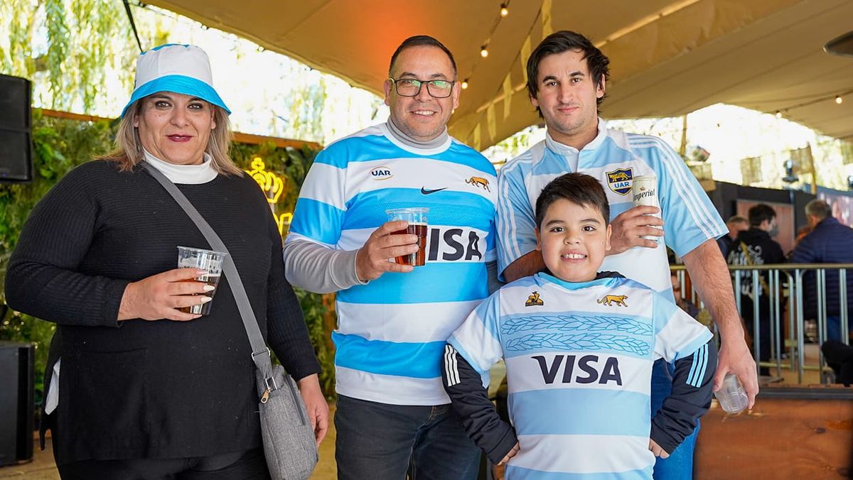 La familia Baccaro: Soledad, Roberto, Stéfano y Gastón. La familia Baccaro: Soledad, Roberto, Stéfano y Gastón.