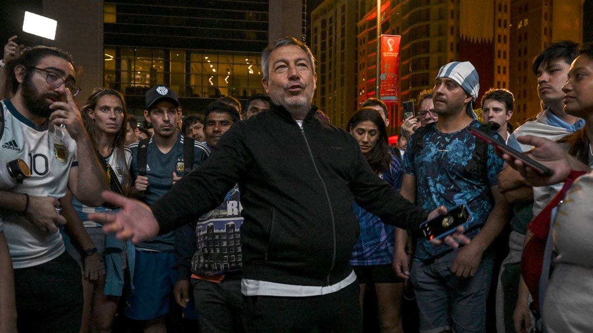 Carlos Tapia, campeón en México 86 y ex funcionario de la provincia de Buenos Aires, salió a hablar con los hinchas