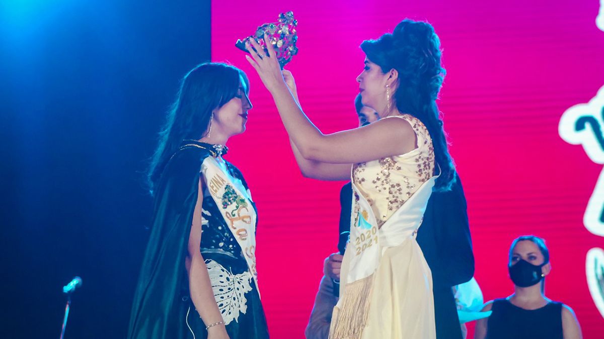 Daniela Soledad Sánchez en representación del Club Centro Cultural y Recreativo La Paz, fue electa como la reina departamental de la Vendimia 2022.