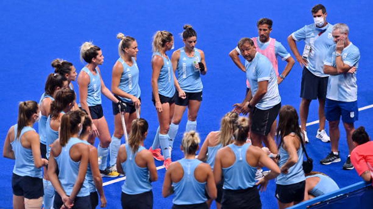 El Chapa Retegui, desbordado de felicidad por Las Leonas