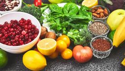 La dieta alcalina ayuda a bajar de peso, equilibrar el pH y proteger la salud. La dieta alcalina ayuda a bajar de peso, equilibrar el pH y proteger la salud.