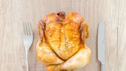 El pollo tiene un aminoácido que te ayudará a dormir mejor.
