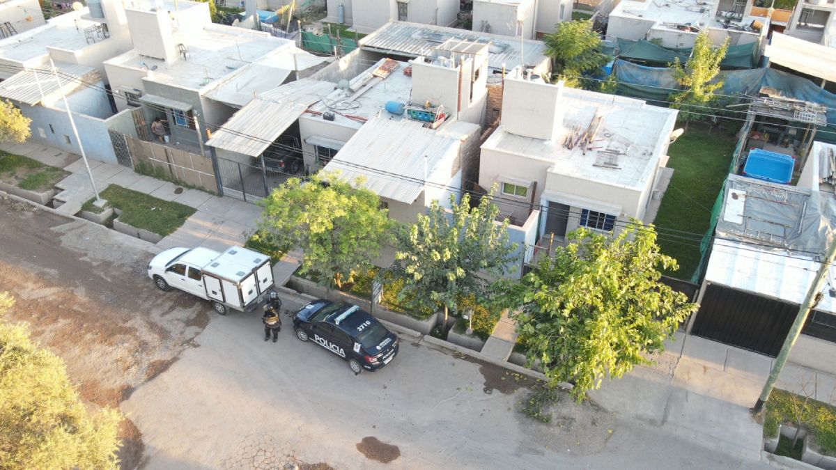 La Policía realizó diez allanamientos simultáneos en los barrios de Nueva Vida