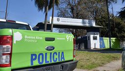 El hombre fue al encuentro de su ex pareja, en La Matanza, y tras un breve di{alogo en plena calle, la asesin{o a balazos con una escopeta. Luego fue golpeado por los vecinos