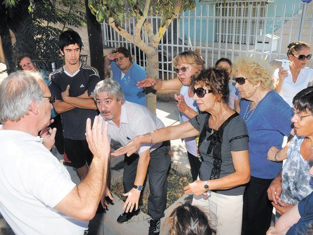 En el centro de Palmira imposible respirar aire puro: fuertes olores cloacales copan la ciudad