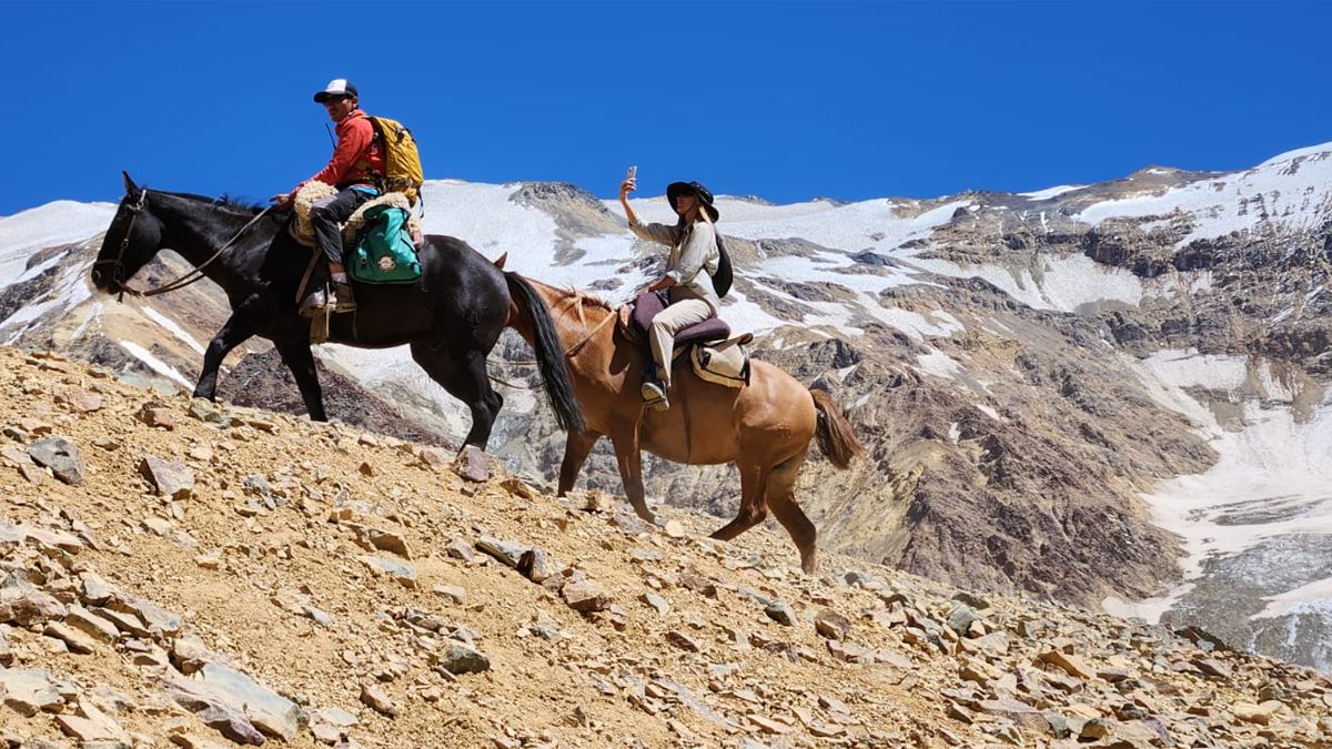 Imposible resistirse a la tentación de registrar imágenes ante la inmensidad del paisaje. Imposible resistirse a la tentación de registrar imágenes ante la inmensidad del paisaje.