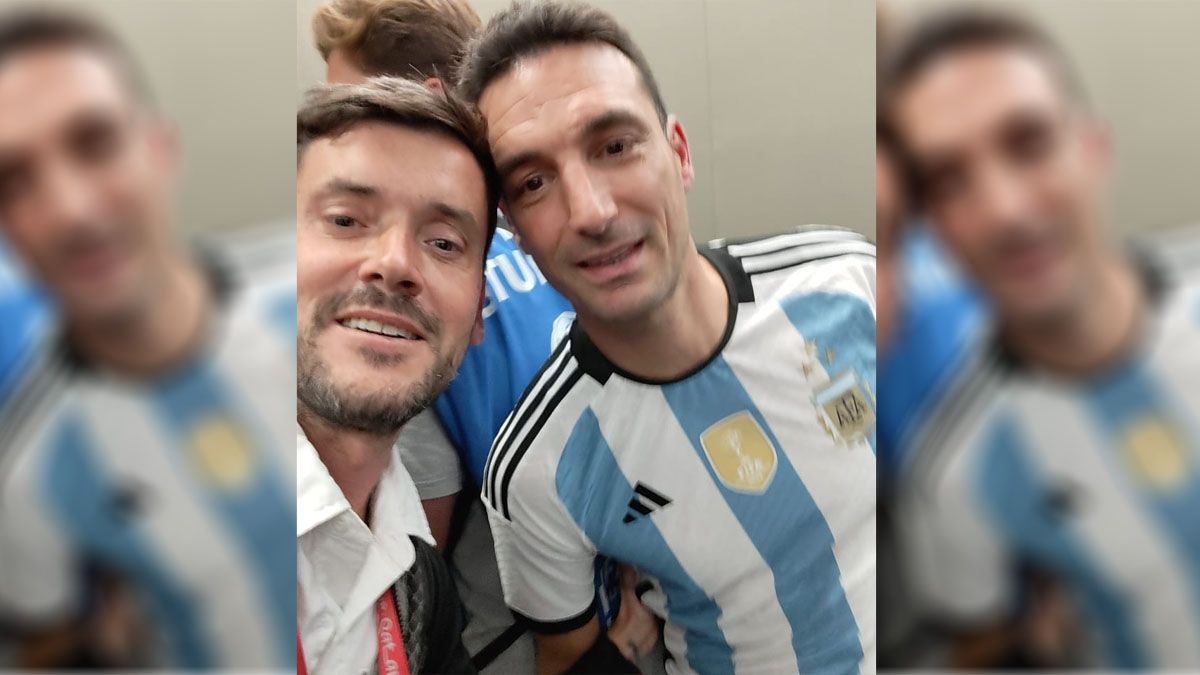Matías Pascualetti, enviado especial de Diario UNO al Mundial Qatar 2022, junto al DT de la Selección argentina Lionel Scaloni.