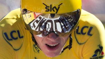 Froome fue segundo en la crono y estiró ventajas en la general
