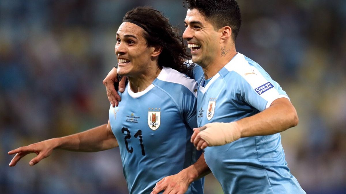 Cavani podría enfrentar en la Bombonera a la Escaloneta junto a Luis Suarez. Cavani podría enfrentar en la Bombonera a la Escaloneta junto a Luis Suarez.
