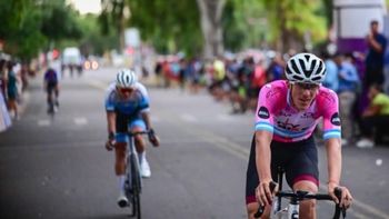 La Vuelta de Mendoza ya está en marcha: Sergio Fredes se quedó con el prólogo en Godoy Cruz