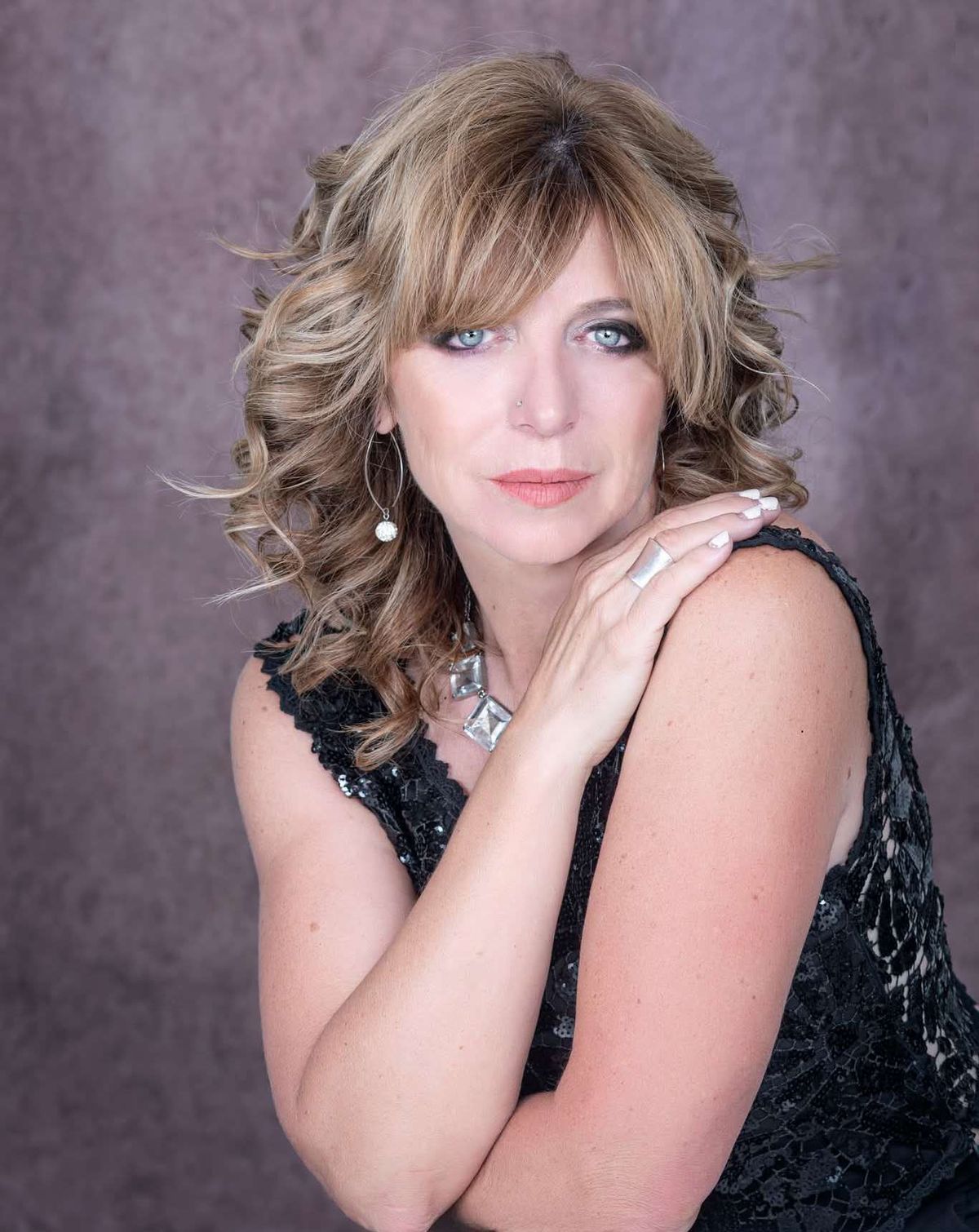 La sancarlina Sandra Martelossi fue Reina Nacional de la Vendimia 1987 y hoy forma parte de la Corenave. La sancarlina Sandra Martelossi fue Reina Nacional de la Vendimia 1987 y hoy forma parte de la Corenave.