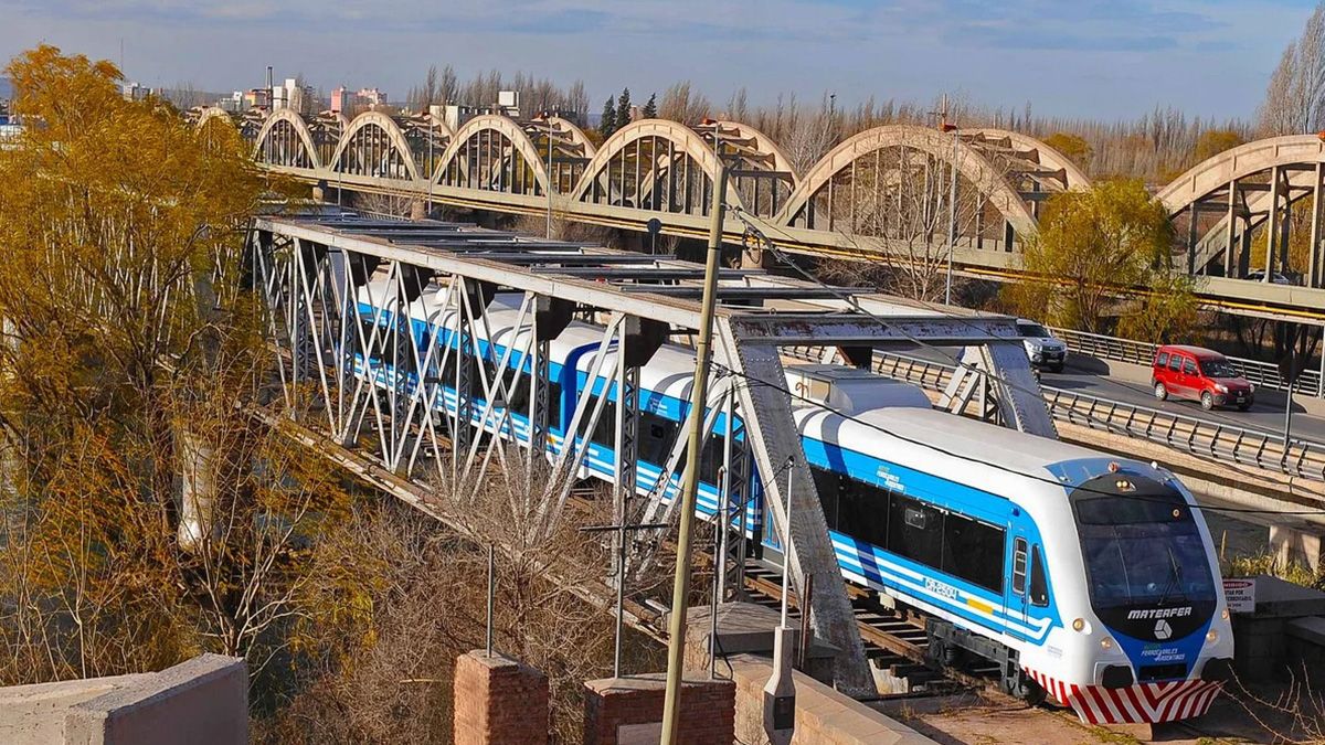 El Tren del Valle le brinda una alternativa más económica a los turistas que deseen ahorrar algo de dinero El Tren del Valle le brinda una alternativa más económica a los turistas que deseen ahorrar algo de dinero