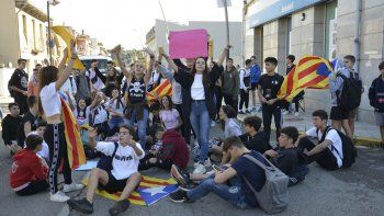 Cataluña se moviliza a la espera del llamado a la 