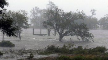 El huracán Florence tocó tierra en la costa Este de Estados Unidos