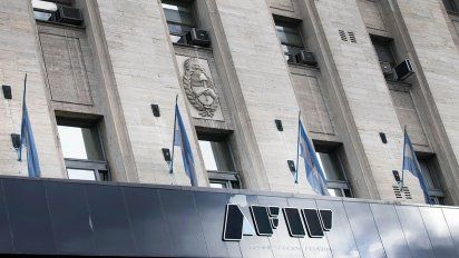 AFIP reintegrará más de 973 millones de pesos a monotributistas y autónomos que abonaron en 2020 sus impuestos por débito automático o tarjeta de crédito.