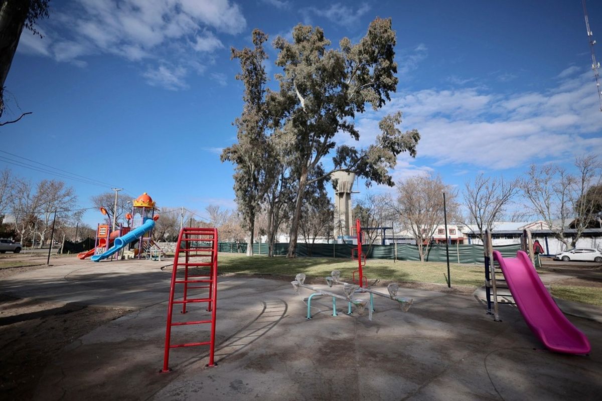 El programa Estaciones Infantiles, que recorre distintos puntos de San Rafael llevando actividades y espectáculos para los más chicos. El programa Estaciones Infantiles, que recorre distintos puntos de San Rafael llevando actividades y espectáculos para los más chicos.