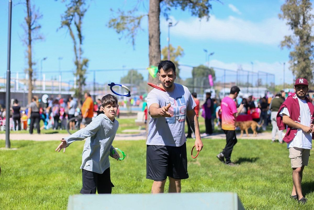 Vecinos disfrutaron la inauguración del Parque de los Niños. Vecinos disfrutaron la inauguración del Parque de los Niños.