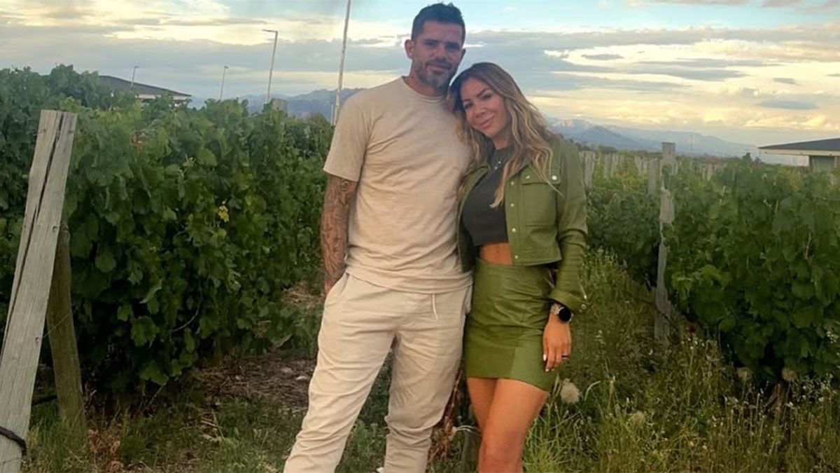 El DT de Boca, Fernando Gago, está en Mendoza con su pareja, Verónica Laffitte.