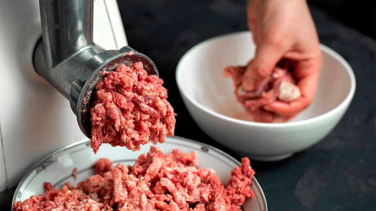 Cuáles son las diferencias entre la carne molida especial y la carne molida común según un experimentado carnicero