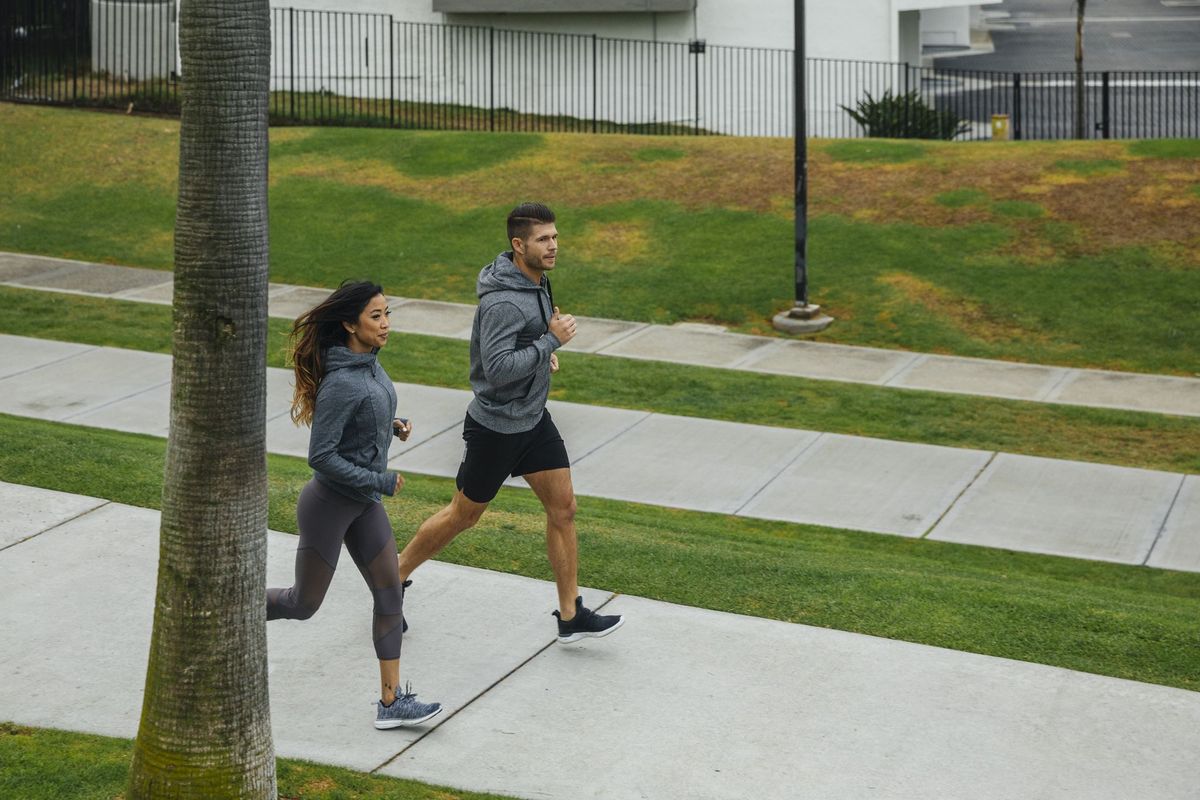 La actividad física debería ser una parte esencial de la vidas. La actividad física debería ser una parte esencial de la vidas.