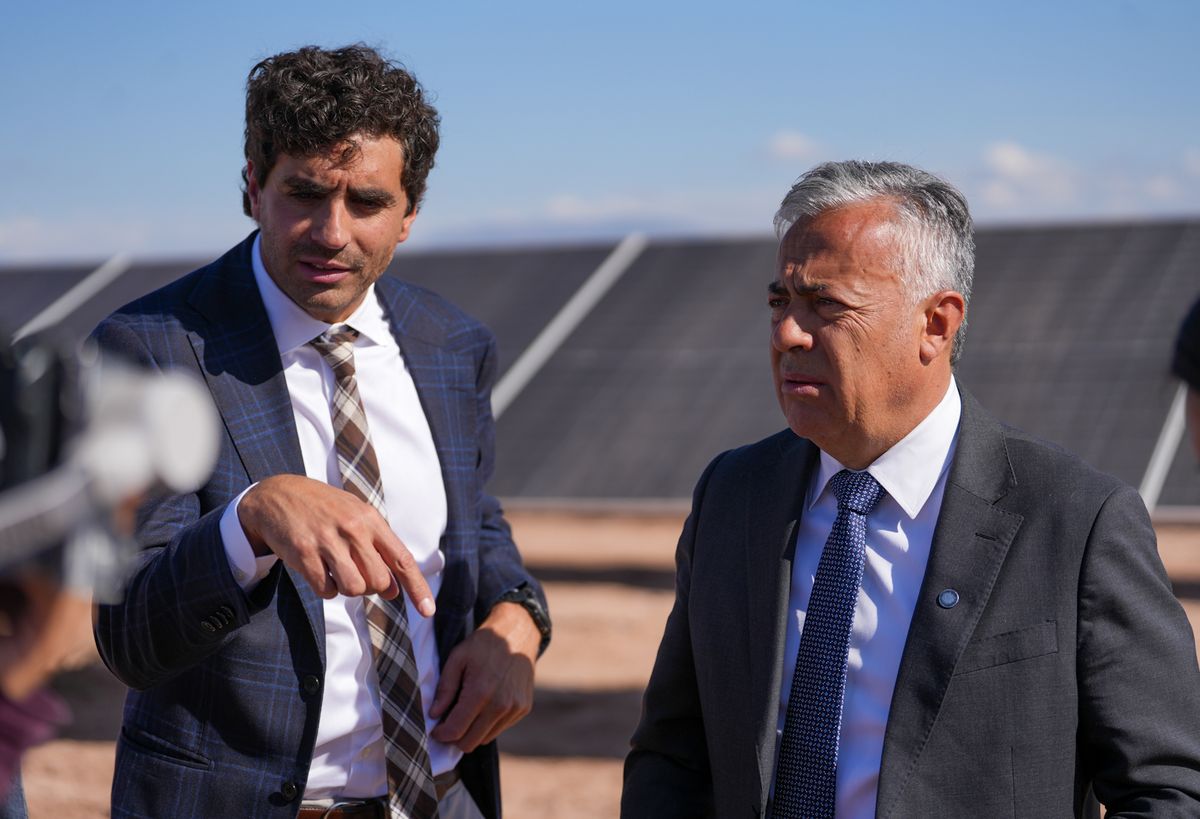 Natalio Mema junto al gobernador Alfredo Cornejo en El Quemado. En el acto evitó la foto junto a Manuel Adorni. Natalio Mema junto al gobernador Alfredo Cornejo en El Quemado. En el acto evitó la foto junto a Manuel Adorni.