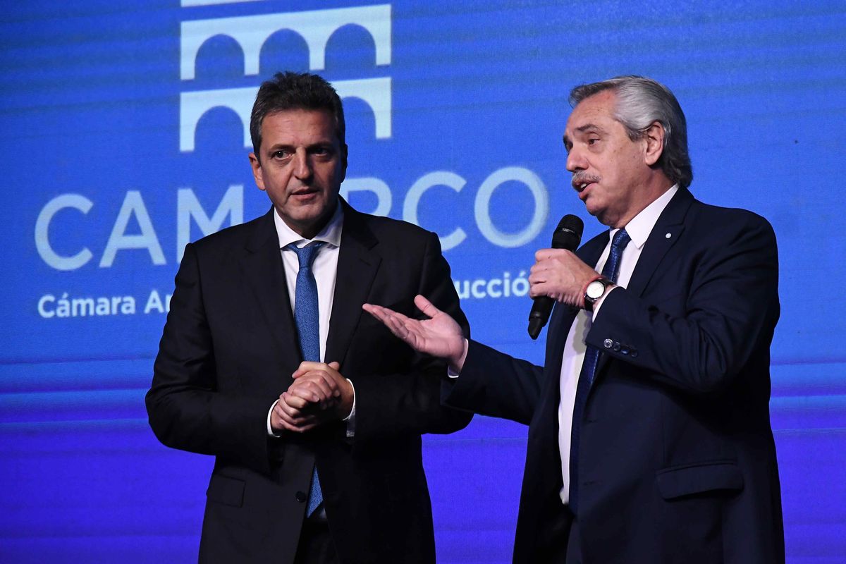 Sergio Massa y Alberto Fernández, por primera vez juntos en público después del anuncio de la fórmula de Unión por la Patria.