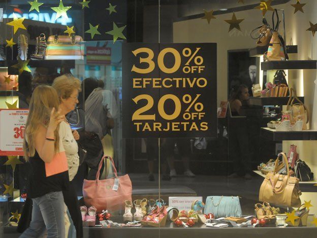 Los comercios deberán exhibir en su ingreso qué formas de pago aceptan