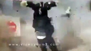 Graban en video la muerte de un policía que intentaba desactivar una bomba