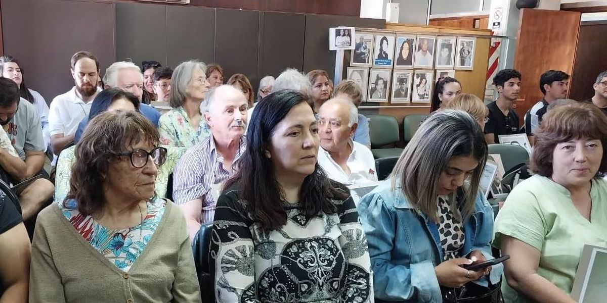 La familia mendocina del beato Pedernera estuvo en la sentencia del juicio. Fueron la esposa y sus tres hijas. La familia mendocina del beato Pedernera estuvo en la sentencia del juicio. Fueron la esposa y sus tres hijas.