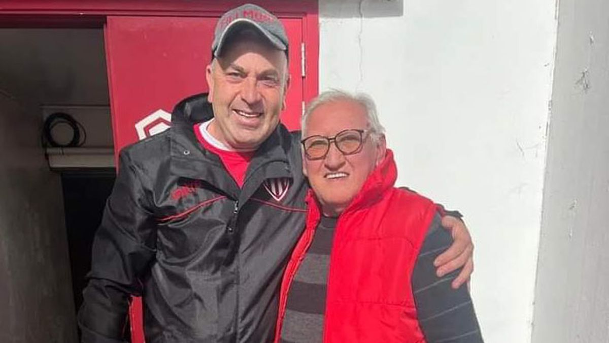 El Viti Zwenger junto al histórico Mono Correa, el ex utilero de la institución.