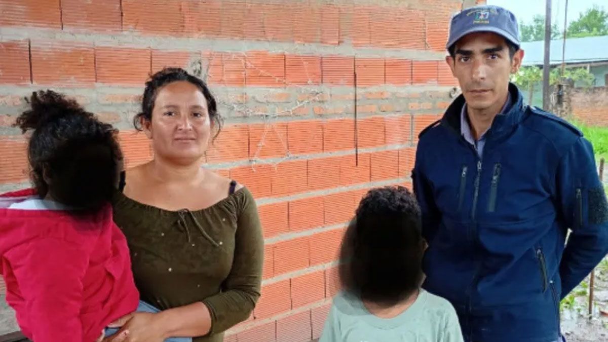Niños abandonados por sus padres: una pareja huyó de casa y los menores quedaron sin comida y desamparados
