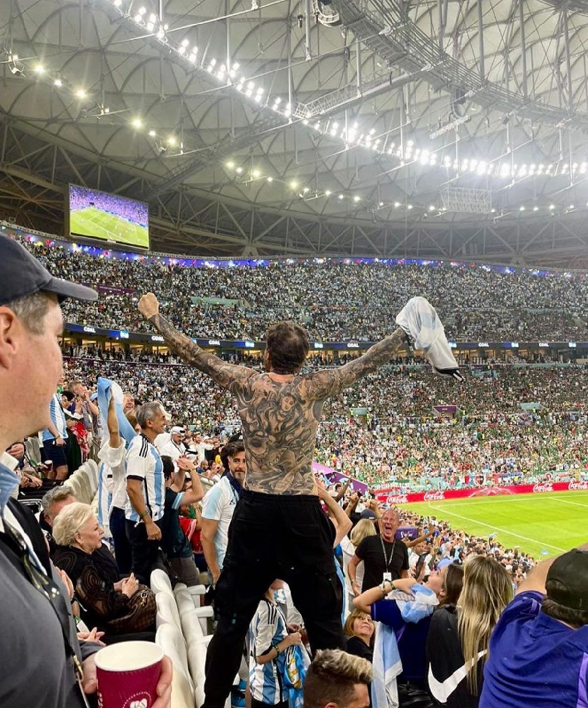 Tinelli festejando el trinufo de Argentina ante México. 
