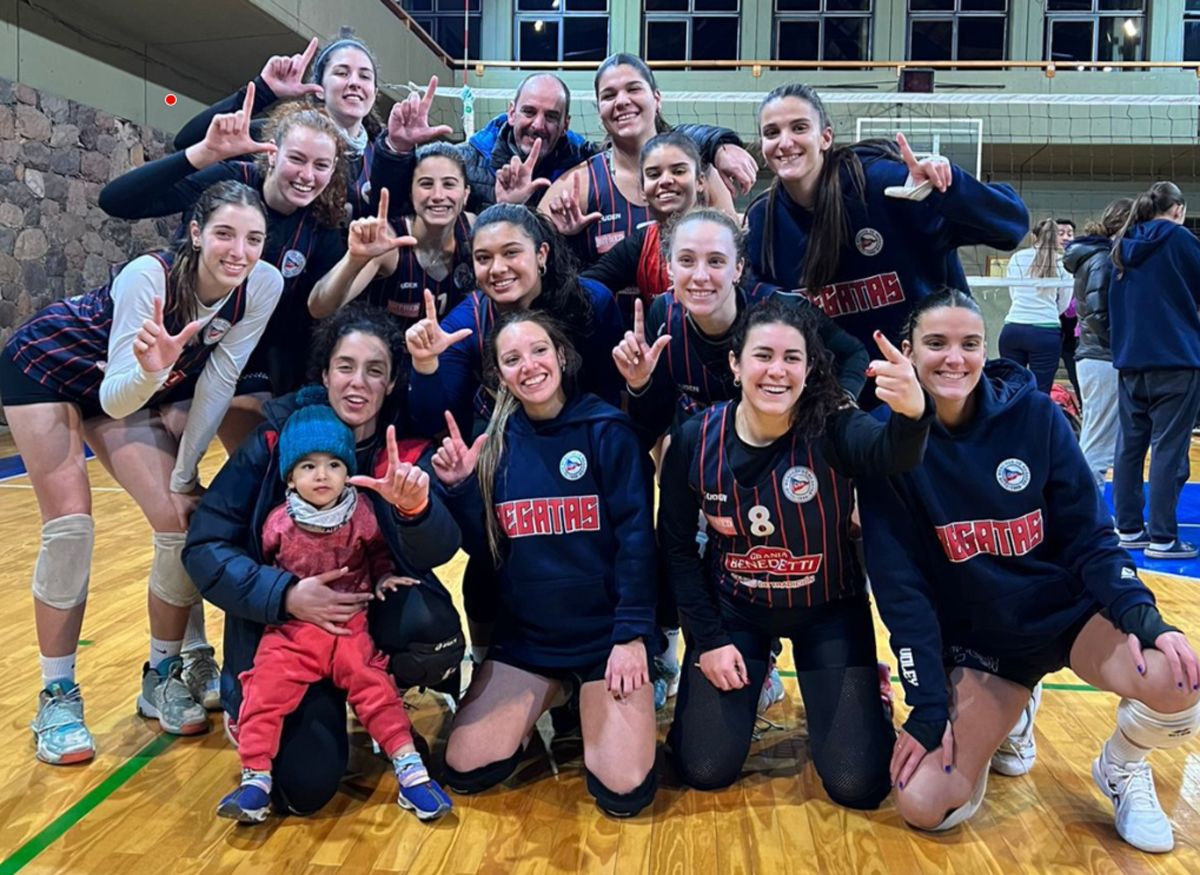 Mendoza de Regatas quiere competir a nivel nacional en el vóley femenino. Mendoza de Regatas quiere competir a nivel nacional en el vóley femenino.