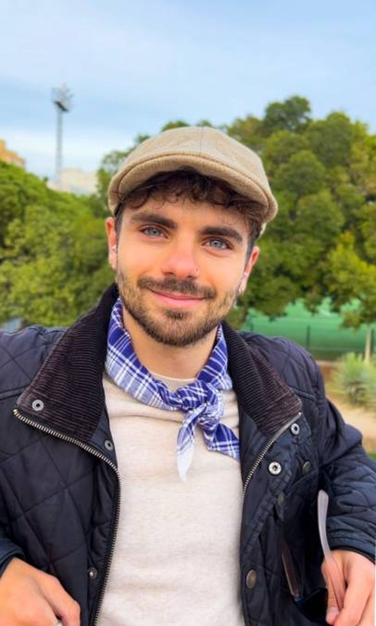 Román vive en España pero nació en Mendoza. Román vive en España pero nació en Mendoza. 