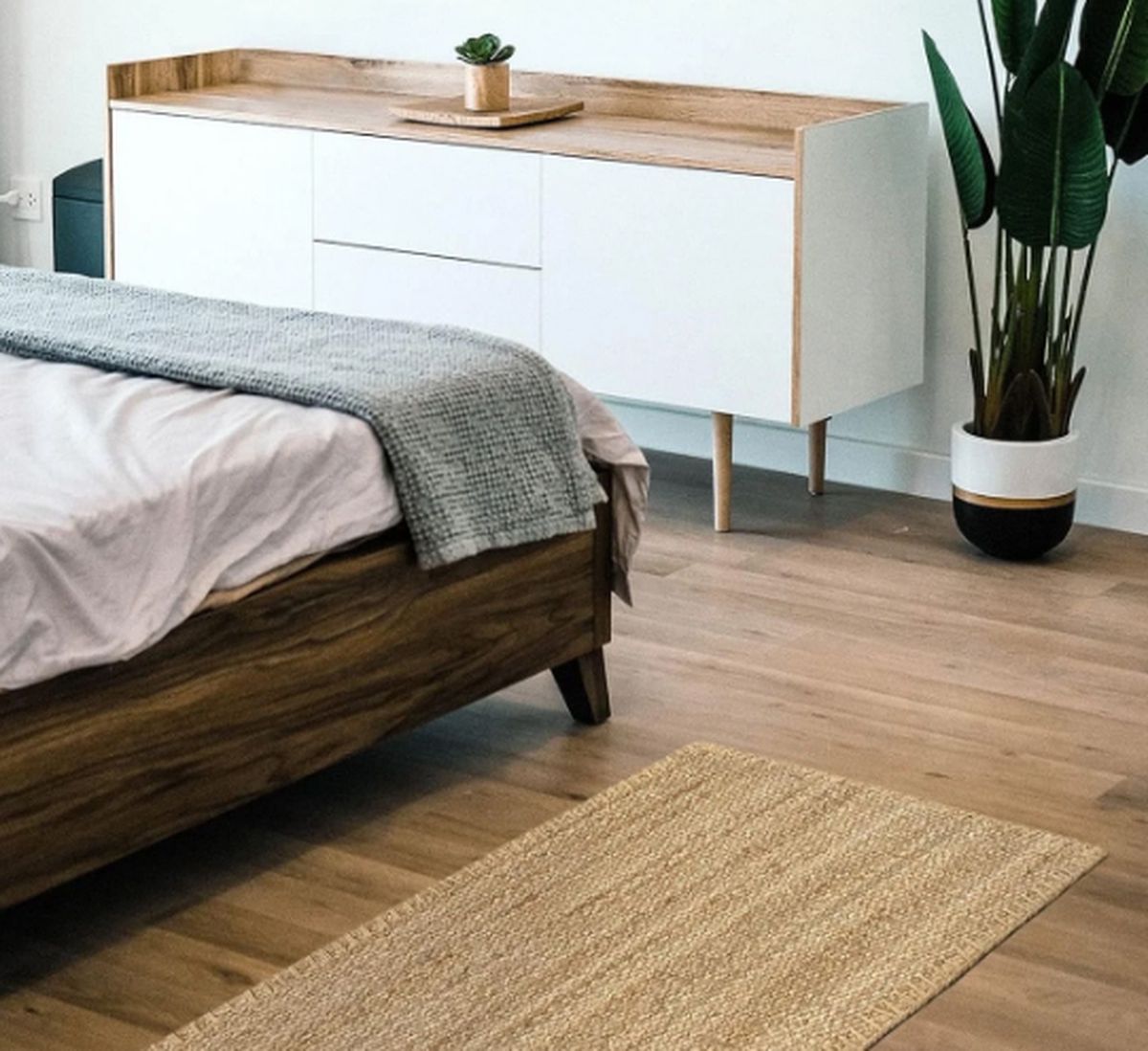 Una alfombra de fibra en el dormitorio queda muy bien. Una alfombra de fibra en el dormitorio queda muy bien.