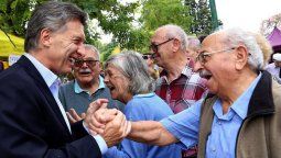 Macri afirmó que una sociedad que no se ocupa de sus abuelos tiene una falla muy grande