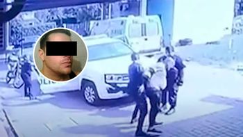 El preso que esposado le sacó el arma a un policía y le disparó es 