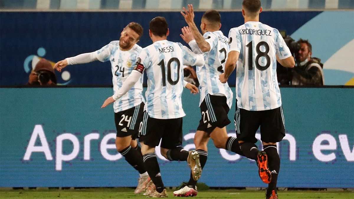 Argentina goleó a Bolivia y se medirá con Ecuador en cuartos