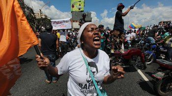 Multitudes exigen en las calles de Caracas la revocatoria contra Maduro