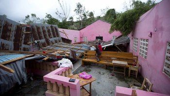 El huracán Matthew toma fuerza en Bahamas mientras calculan más de 25 muertos en Haití