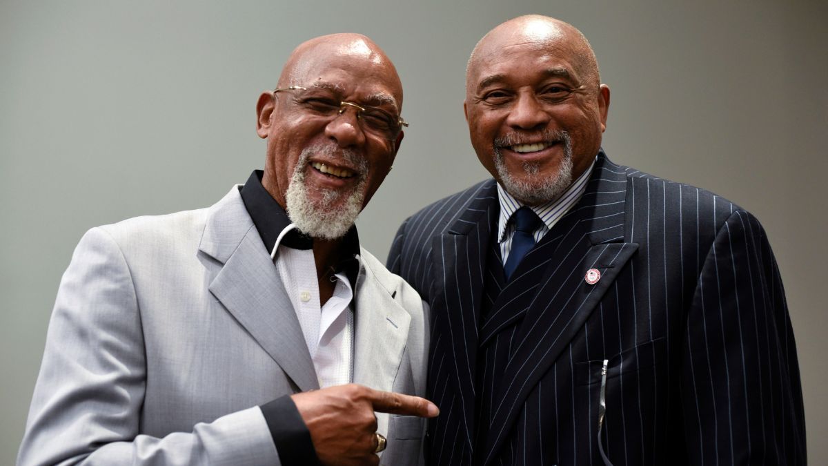 Tommie Smith y John Carlos, los responsables del saludo del Poder Negro en los Juegos Olímpicos. Tommie Smith y John Carlos, los responsables del saludo del Poder Negro en los Juegos Olímpicos.