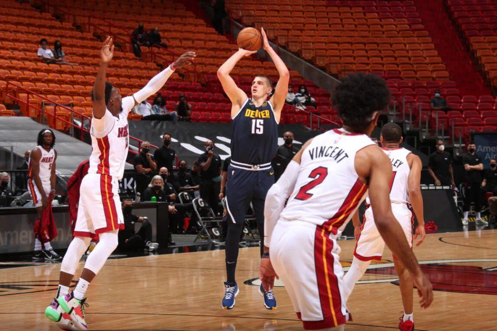 Nikola Jokic volvio a ser el goleador en los Denver Nuggets.