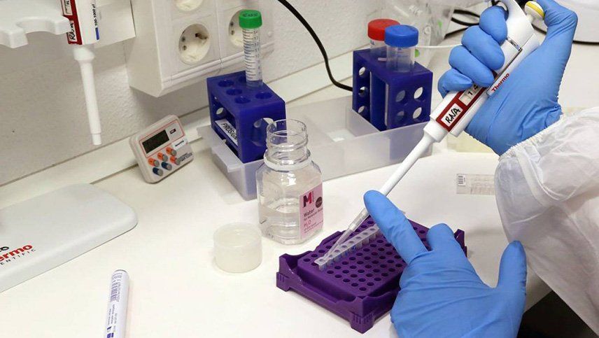 En 103 días se registraron casi 29.000 contagios en el país y 802 muertes