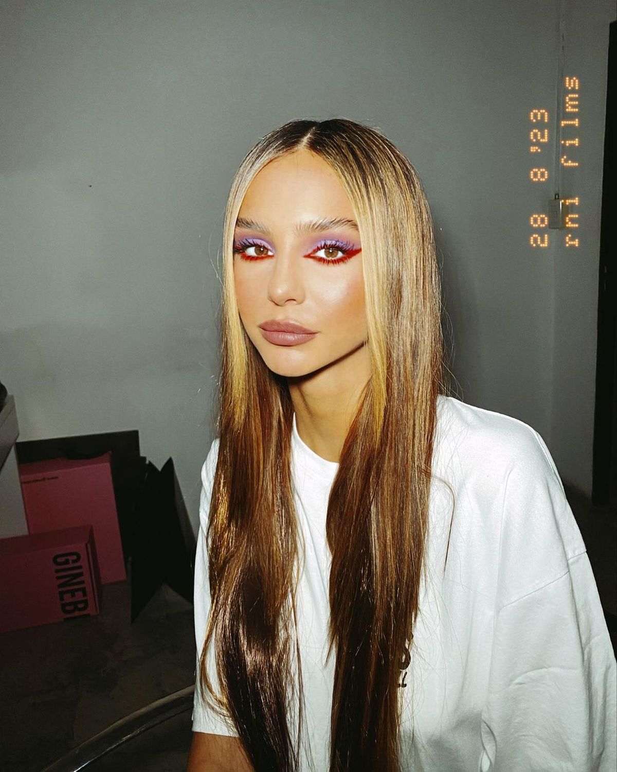 Melena XL, ojos bicolor y rubia, Juanita Tinelli sorprende con su look más impactante. Melena XL, ojos bicolor y rubia, Juanita Tinelli sorprende con su look más impactante.